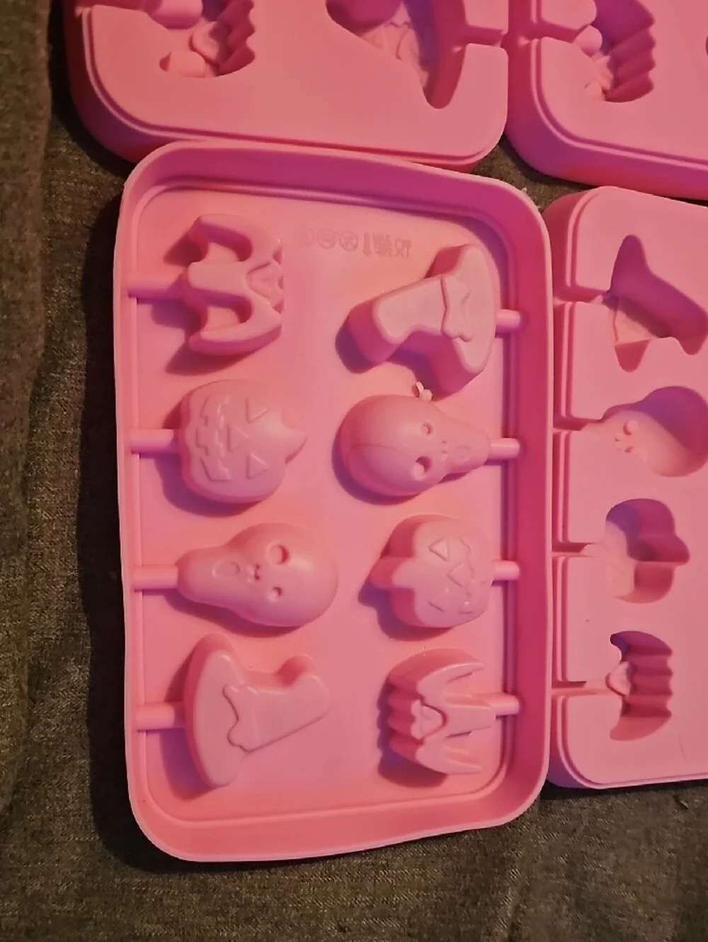 Halloween Candy Mold with Lollipop Sticks - Pink Silicone